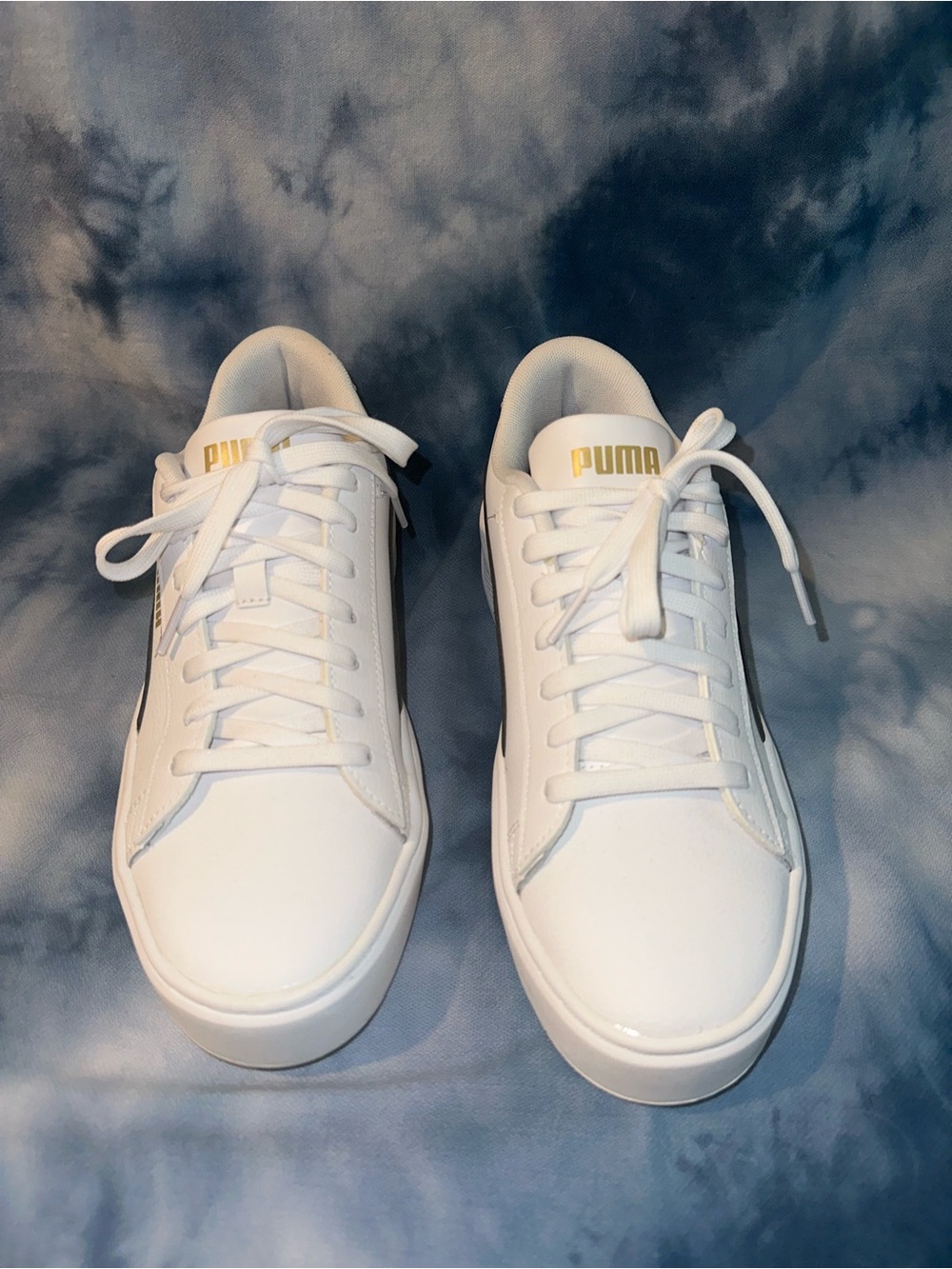 Puma White Low-Top Platform Sneakers with Gold Logo Size 7.5